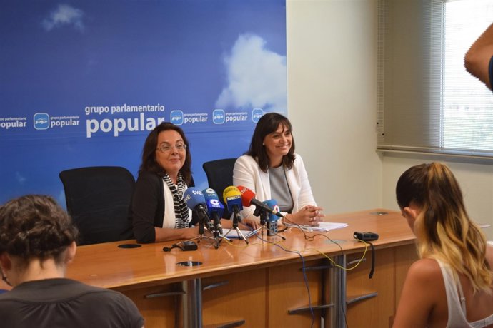 NP. Presentación Sello Cultural Isabel Mª Soler Elena Ruiz Foto