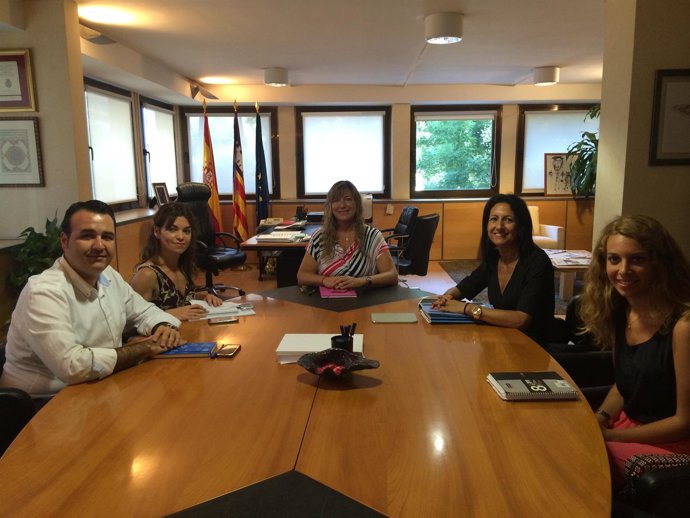 Reunión de Patricia Gómez con la FEHM