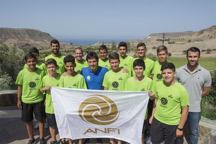 Silva, junto a Anfi, apadrinan un año más al FC Arguineguín