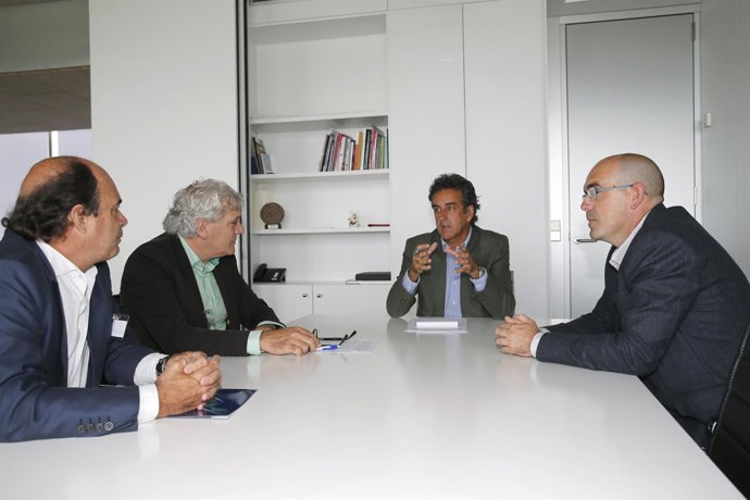 Consejero de Industria y Asociación de Hostelería 