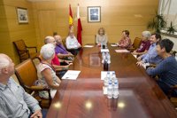 Cantabria devolverá la tarjeta sanitaria a sus inmigrantes irregulares