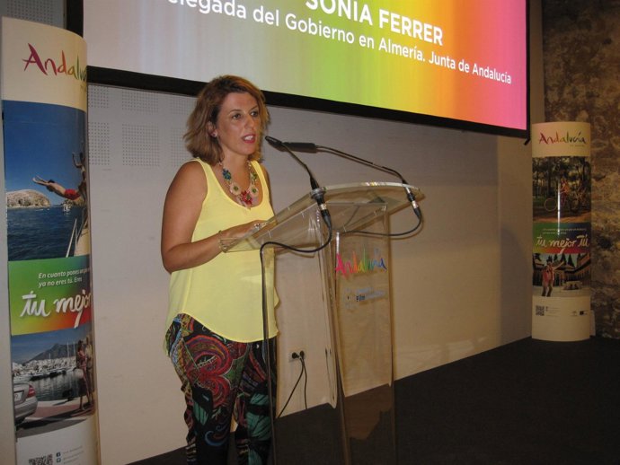 Ferrer interviene en la presentación de la memoria de la AFC de 2014