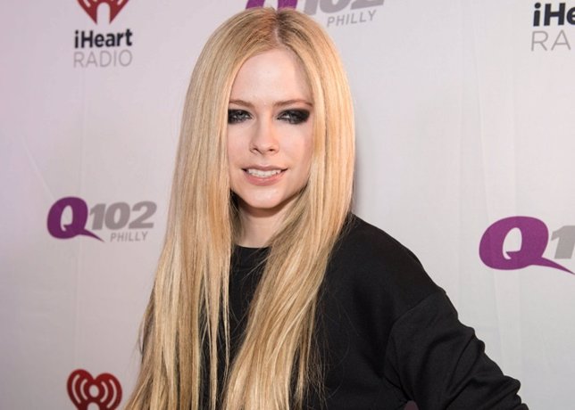 Avril Lavigne llora entre lágrimas enfermedad Lyme Good Morning America