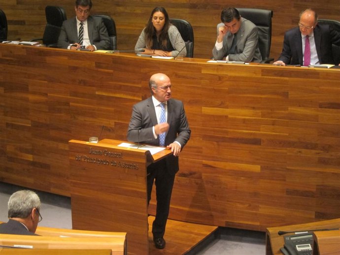 Luis Venta Cueli, en la Junta General del Principado