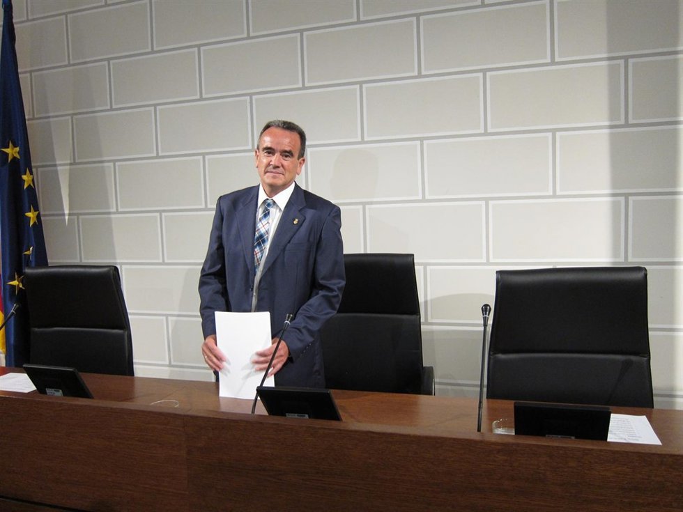 El presidente de la DPZ, Juan Antonio Sánchez Quero, en el pleno este martes