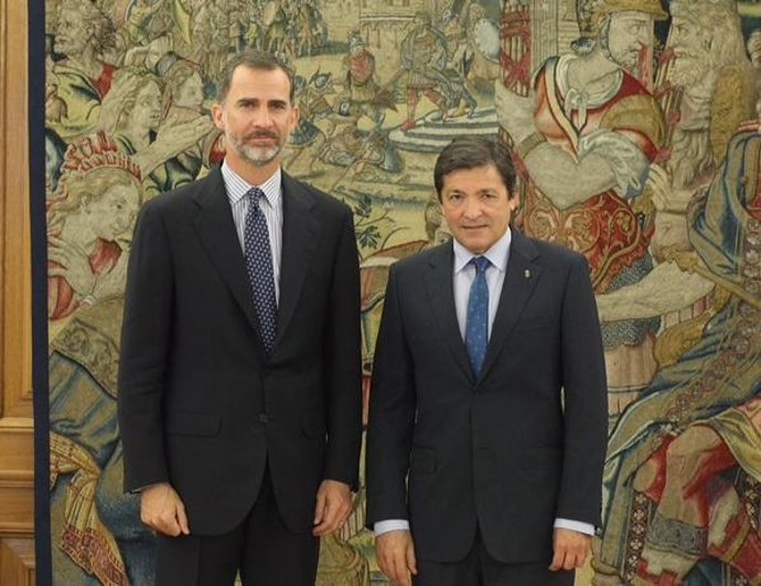 El Rey se reunió con el Presidente del Principado de Asturias, Javier Fernández