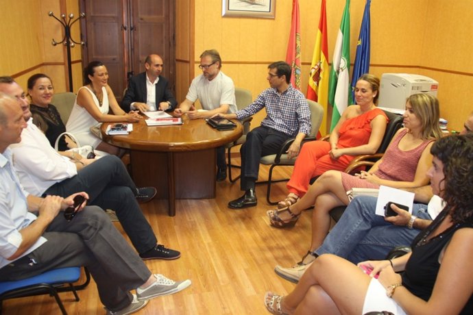 Conejo PSOE-A reunido con alcalde de álora