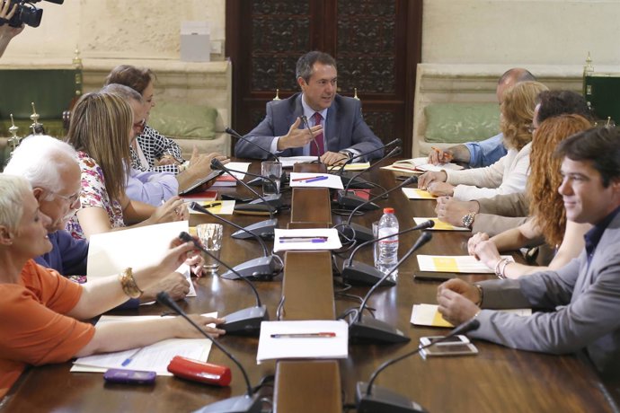 Espadas se reune con el nuevo gobierno.