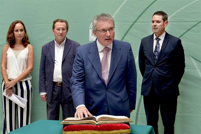 El director general de Oficina Judicial y Fiscal, Juan Rueda Gómez, en su toma d