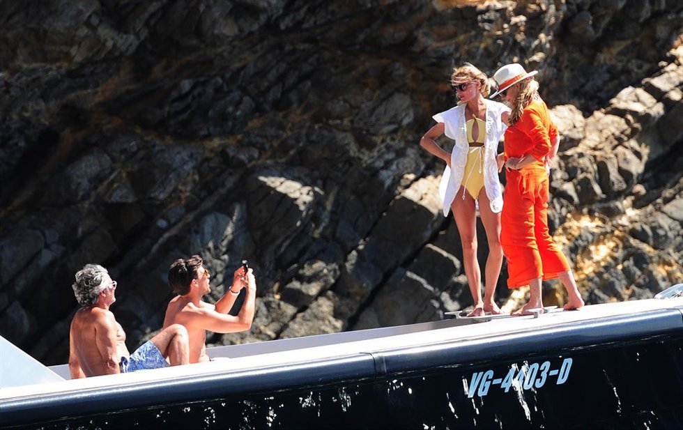 Olivia Palermo y su madre, Lynn Hutchings, posan para una foto