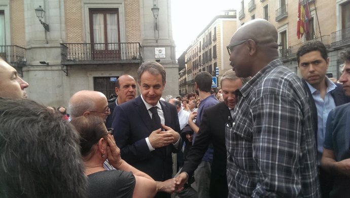 El expresidente José Luis Rodríguez Zapatero acude a despedir a Pedro Zerolo