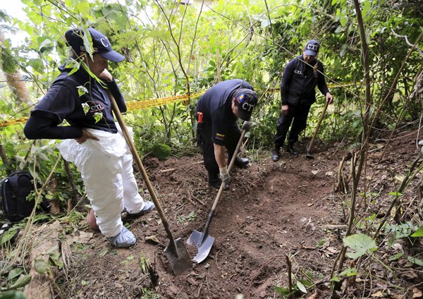 Colombia busca a 52.000 desaparecidos mientras ava