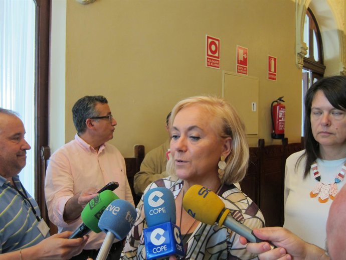 Mercedes Fernández. 