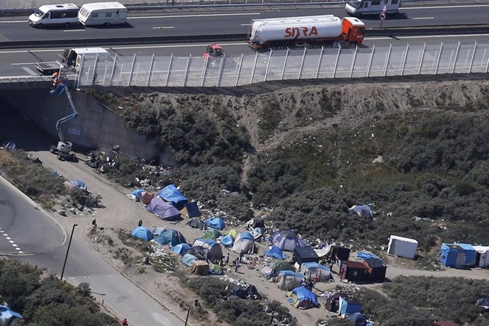 Vista aérea del campamento de inmigrantes en Calais (Francia)