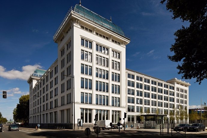 Edificio alquilado por Colonial a la OCDE en París