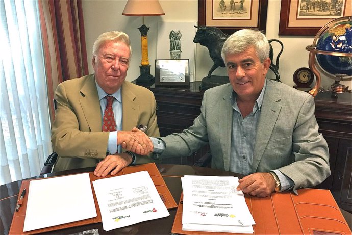 Acuerdo entre la Fundación Caja Rural del Sur y Freshuelva e Interfresa. 