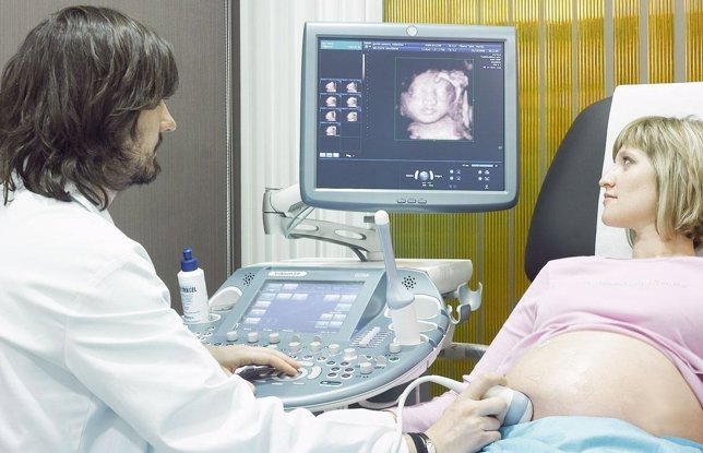 La Seguridad Social destinó 860 millones a prestaciones de maternidad y paternid