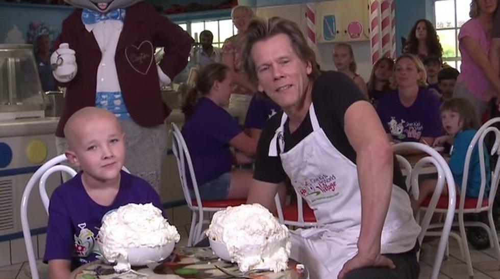 Kevin Bacon y Ethan, el vencedor del duelo