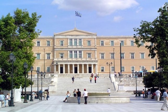 El Gobierno español espera que Grecia siga en el euro