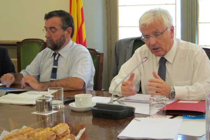 El dtor.Gral.De Archivos J.Pluma y el conseller F.Mascarell