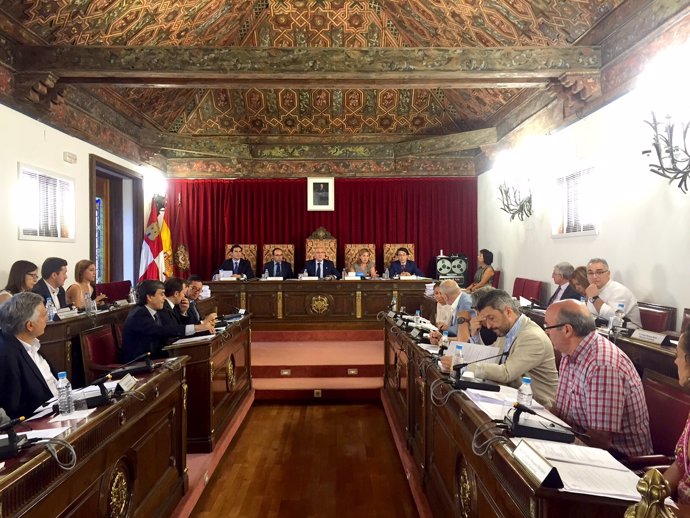 Sesión plenaria correspondiente de la Diputación del mes de julio