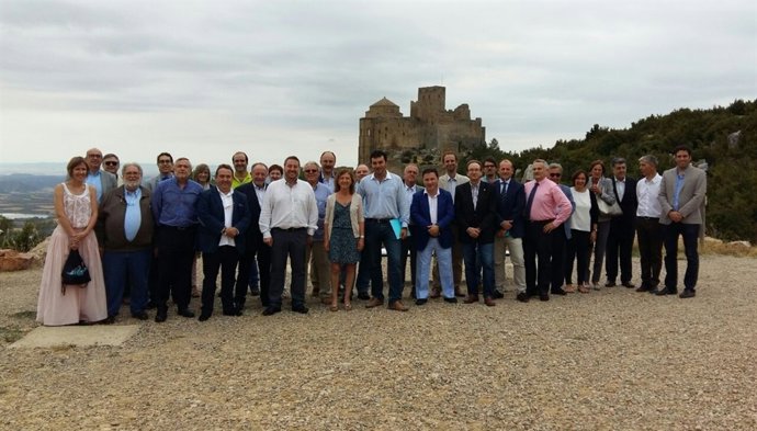 Representantes del sector turístico con el consejero