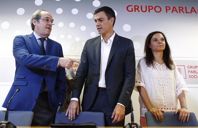 Pedro Sánchez, Ángel Gabilondo  y Sara Hernández