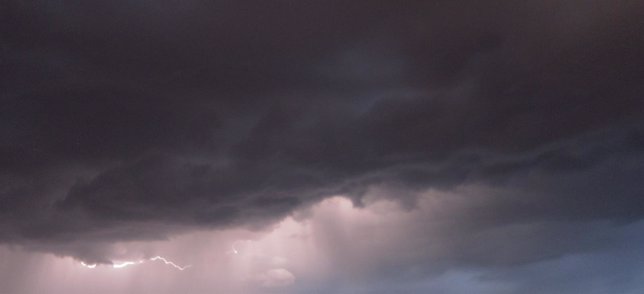 Tormenta, lluvia, cielo nuboso, rayos, tempestad, chubascos