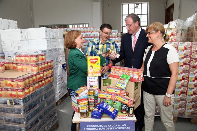 Silván visita el Banco de Alimentos