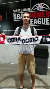 Alec Brown refuerza el juego interior del Obradoiro