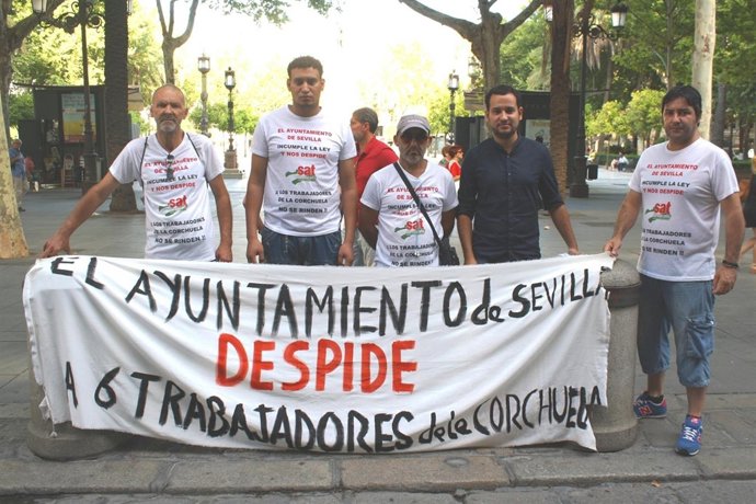 Trabajadores despedidos de La Corchuela