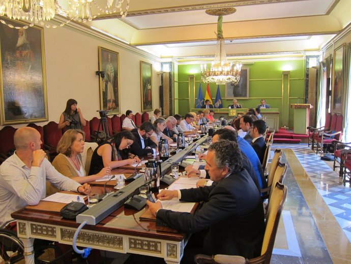 Pleno en el Ayuntamiento de Oviedo. 
