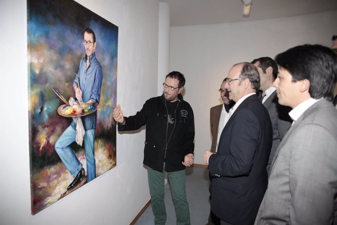 Rodríguez-Comendador inaugura la exposición de Garren