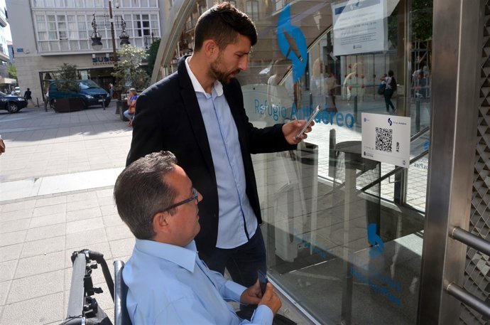 Instalación de códigos QR en centros del Anillo Cultural