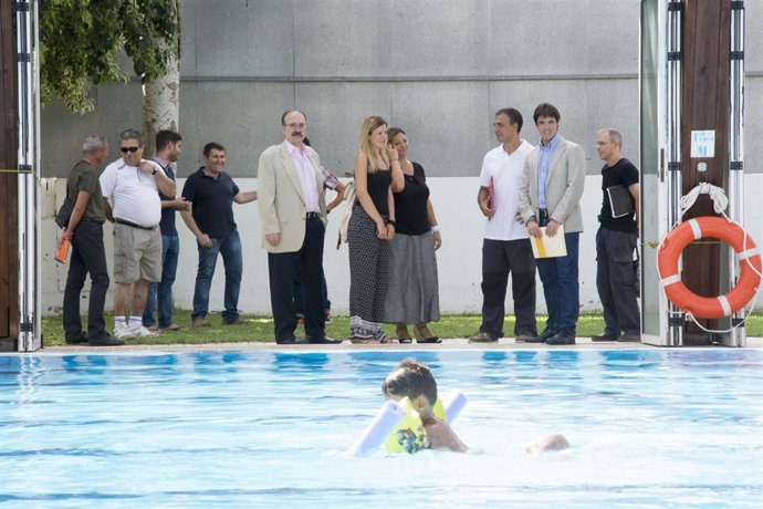 Presentación del programa en una piscina municipal