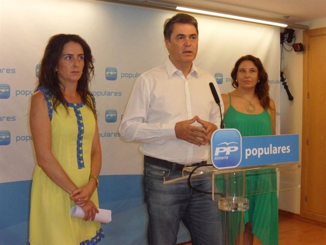 Los parlamentarios andaluces Martín, Rojas y Crespo