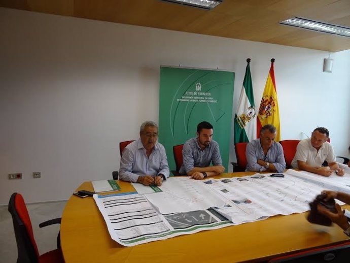 Reunión entre Ayuntamiento de Cádiz y Junta para rutas ciclistas.