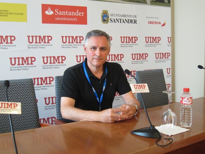 El escultor cántabro José Cobo