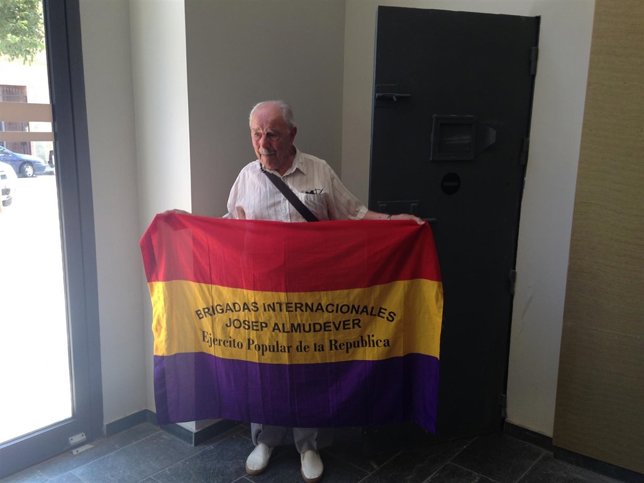 Almudéver, durante su visita a las instalaciones de la antigua cárcel modelo