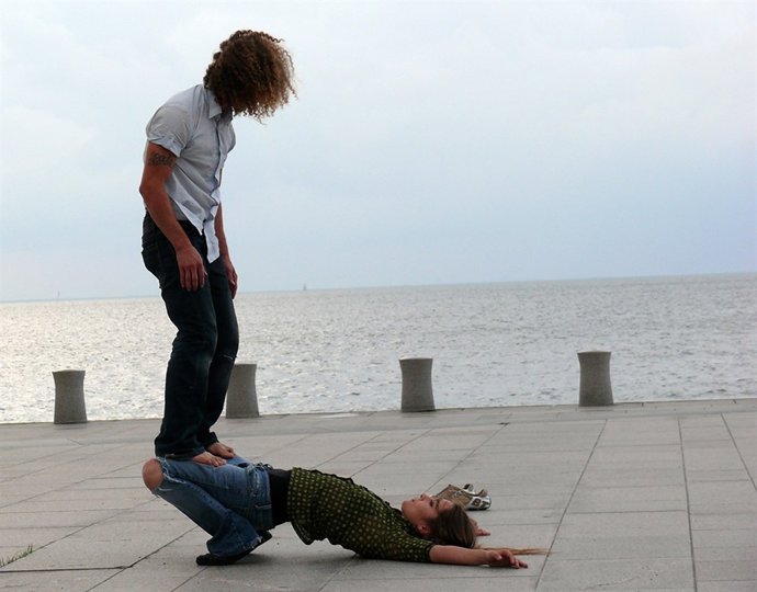Dos bailarines en Cabo de Gata