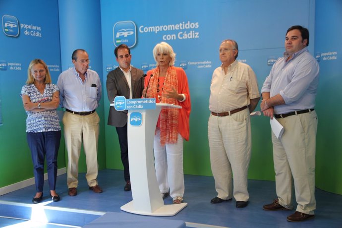 Diputados y senadores del PP de Cádiz en rueda de prensa