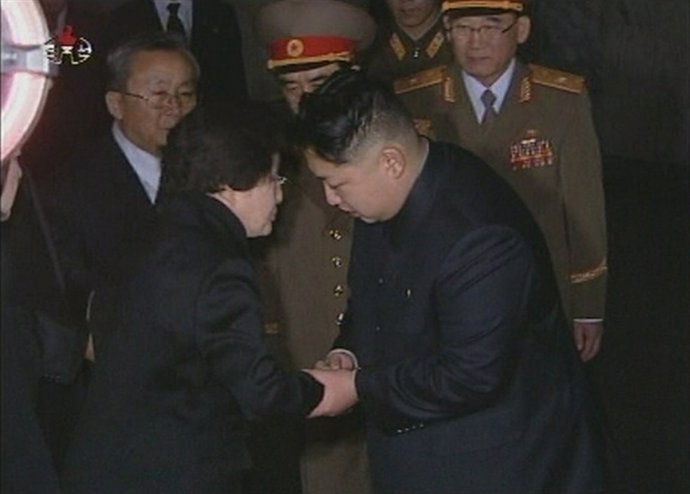 La ex primera dama surcoreana Lee Hee Ho junto al líder norcoreano, Kim Jong Un