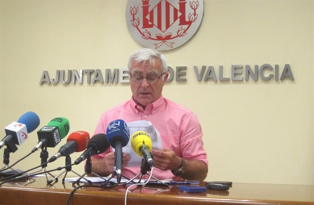 Joan Ribó en la rueda de prensa sobre los PGE 2016