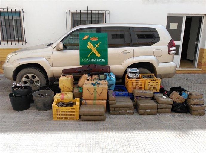 1.000 Kilos De Hachís Incautados En Isla Cristina (Huelva).