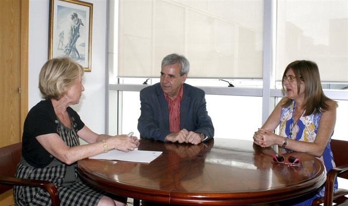 De la Sierra con la presidenta del Colegio de Graduados Sociales