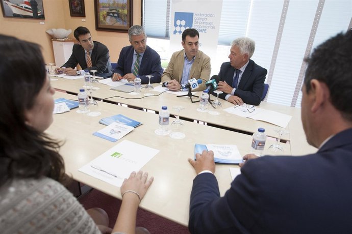 Reunión de Educación con empresarios sobre política lingüística