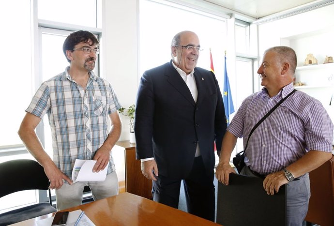 Oria se reúne con el alcalde de Villaescusa