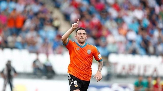Paco Alcácer celebra un gol