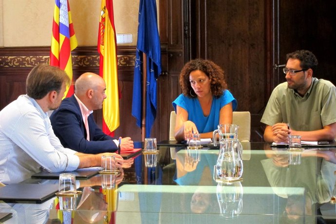 Reunión de Cladera con el conseller insular de Hacienda, Cosme Bonet