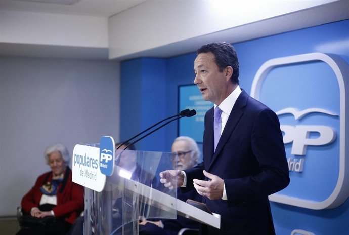 Íñigo Henríquez de Luna en el examen de Esperanza Aguirre